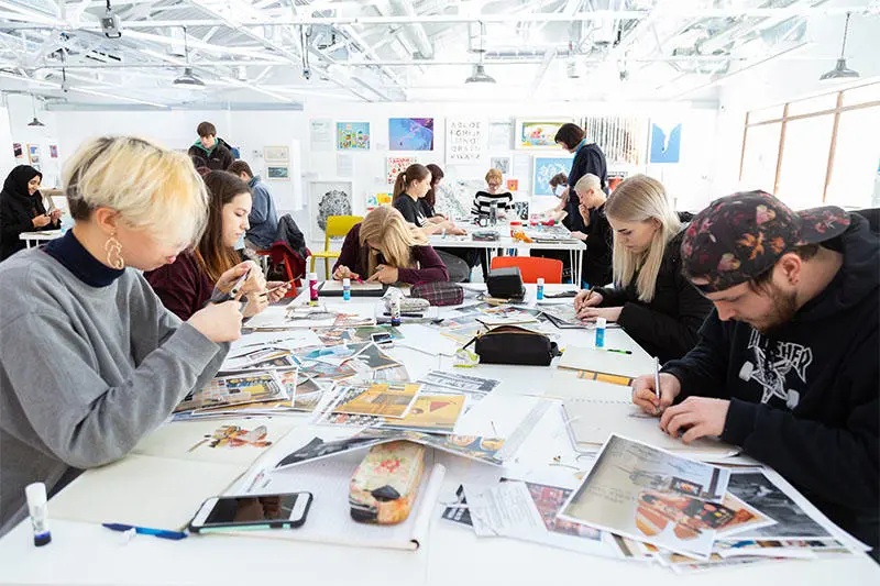 A group of students conducting illustration at the Art House